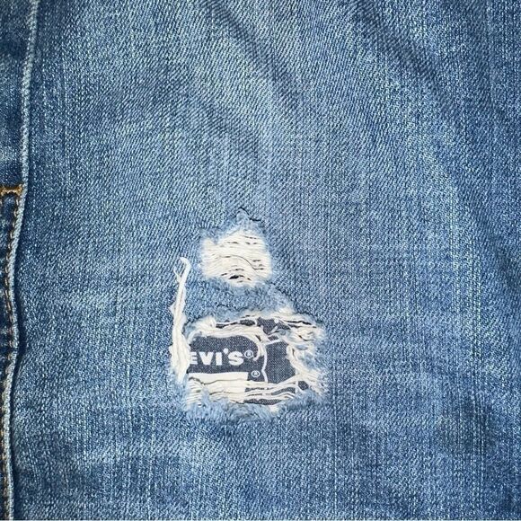 Levi's
511 Slim Cut-Off Denim Shorts
Stay cool in in 100% cotton sz… - Picture 3 of 8